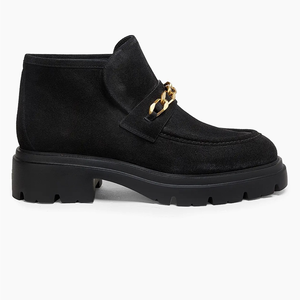 Stuart Weitzman Soluxe Hudson Chukka Boots